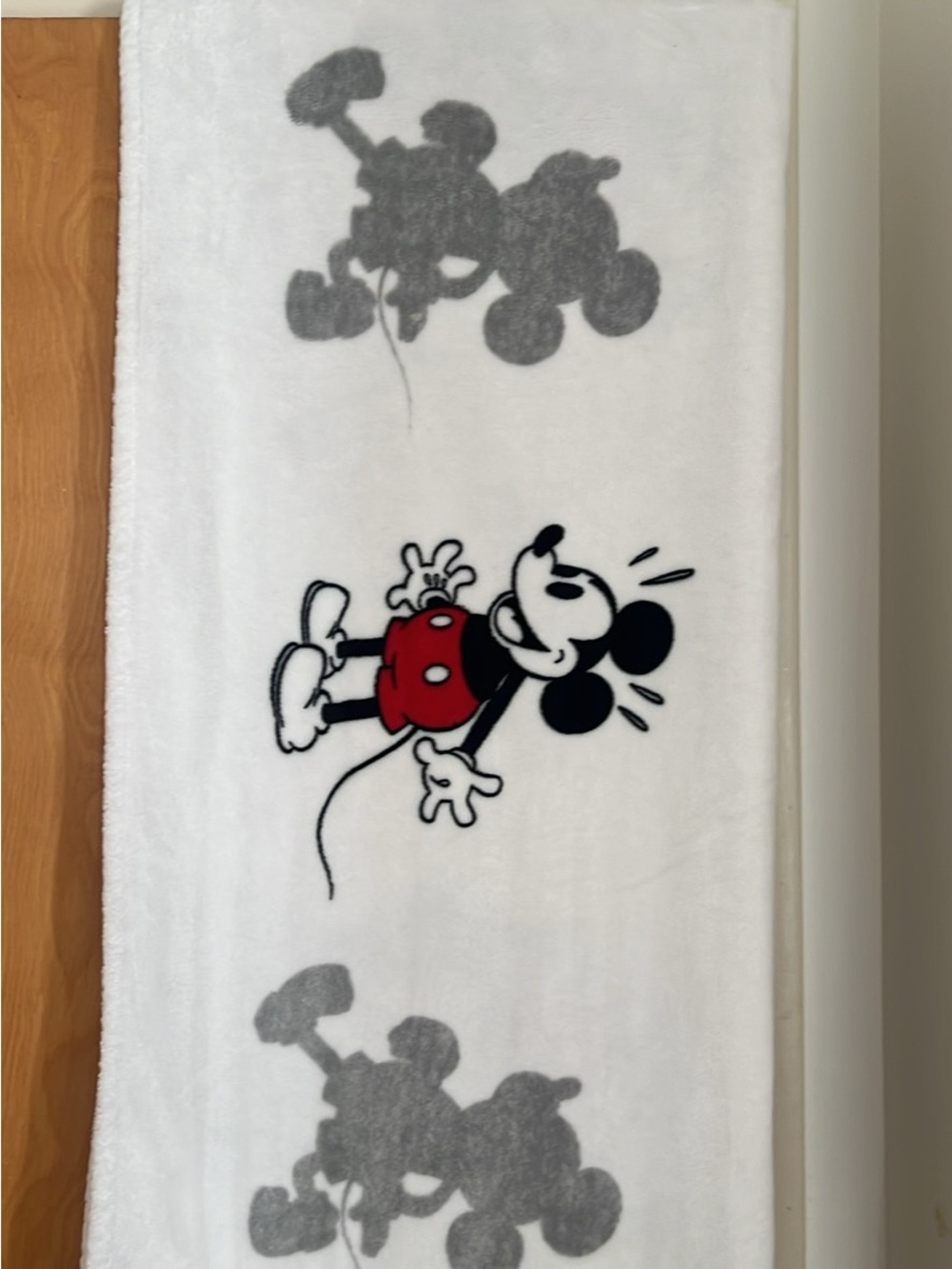 Disney Mickey Mouse White, Red & Black Plush Accent Throw. 4X6 feet long